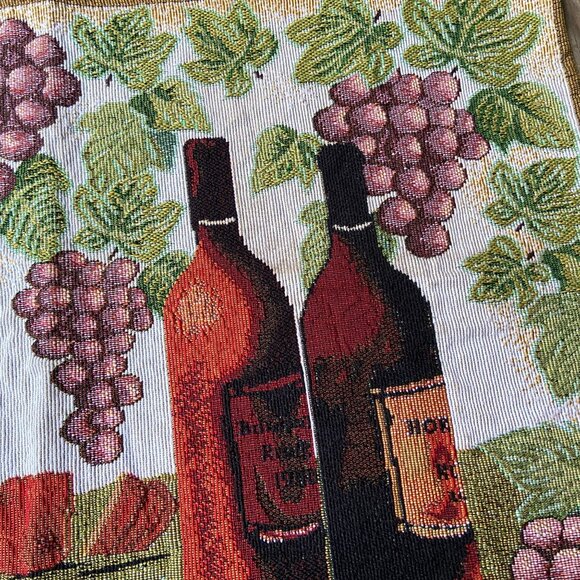 2 Vintage HOME CLASSICS 2000s Wine Bottle Grapes Embroidered Tapestry Placemats - Picture 3 of 6